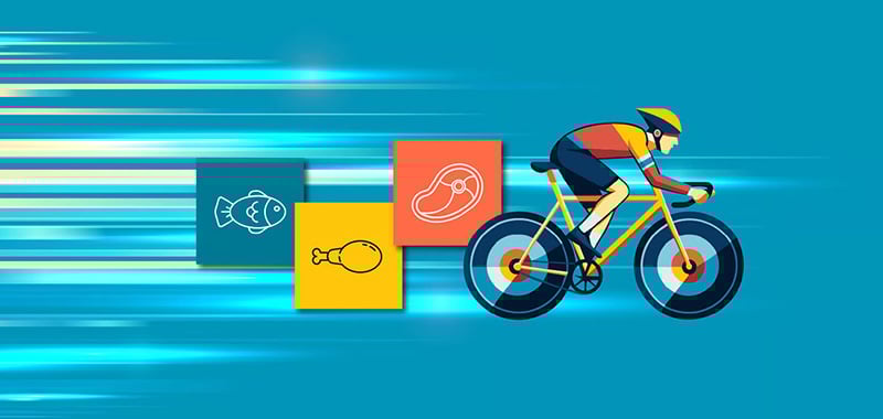 Ilustración de un ciclista montando una bicicleta amarilla sobre un fondo azul con estelas de movimiento. Detrás del ciclista hay tres cuadrados de colores que contienen iconos de un pez, una pata de pollo y un filete.